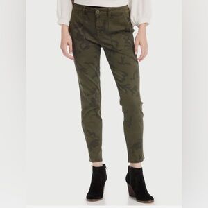 EUC Sanctuary Standard Surplus Olive Green Camo Pants
